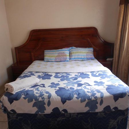 Comfort Corner Guesthouse ลิฟวิงสโตน ภายนอก รูปภาพ